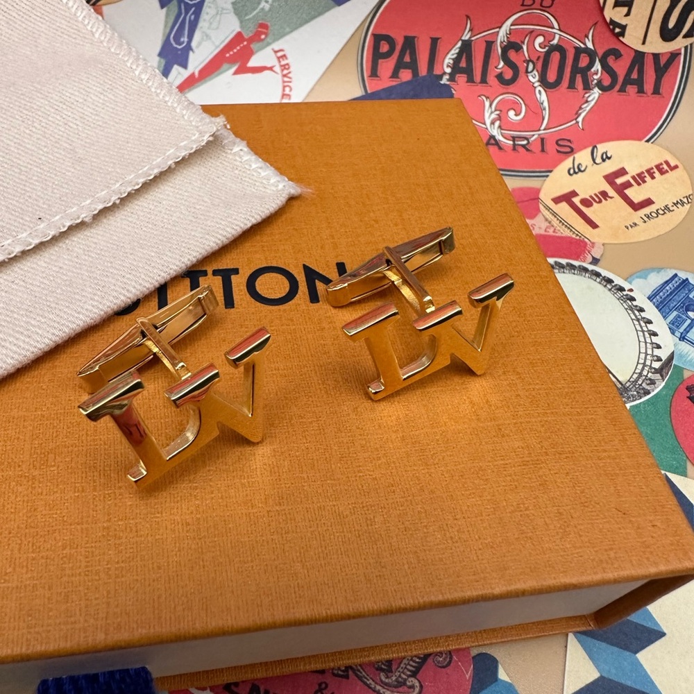 Louis Vuitton Leather Cufflinks Holder, box & dust cloth - Picture 4 of 6